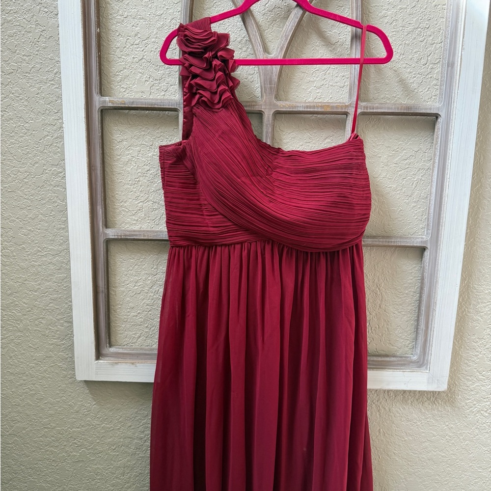 Elegant One-Shoulder Red Dress